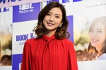 真野恵里菜、メジャーデビュー10周年記念フォトエッセイ『軌跡』発売先行イベントに登場