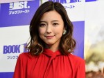 真野恵里菜、メジャーデビュー10周年記念フォトエッセイ『軌跡』発売先行イベントに登場