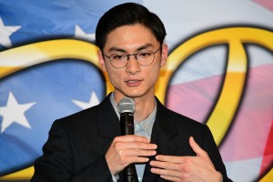 ドラマスペシャル『二つの祖国』記者会見に登場した高良健吾