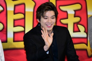 ドラマスペシャル『二つの祖国』記者会見に登場した新田真剣佑