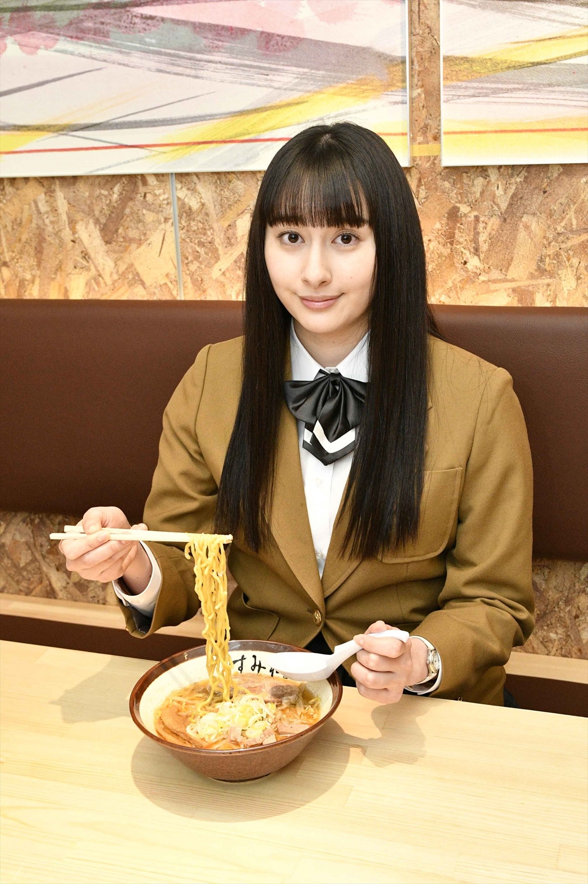 『ラーメン大好き小泉さん』早見あかり、制服姿解禁　木崎ゆりあの出演も決定