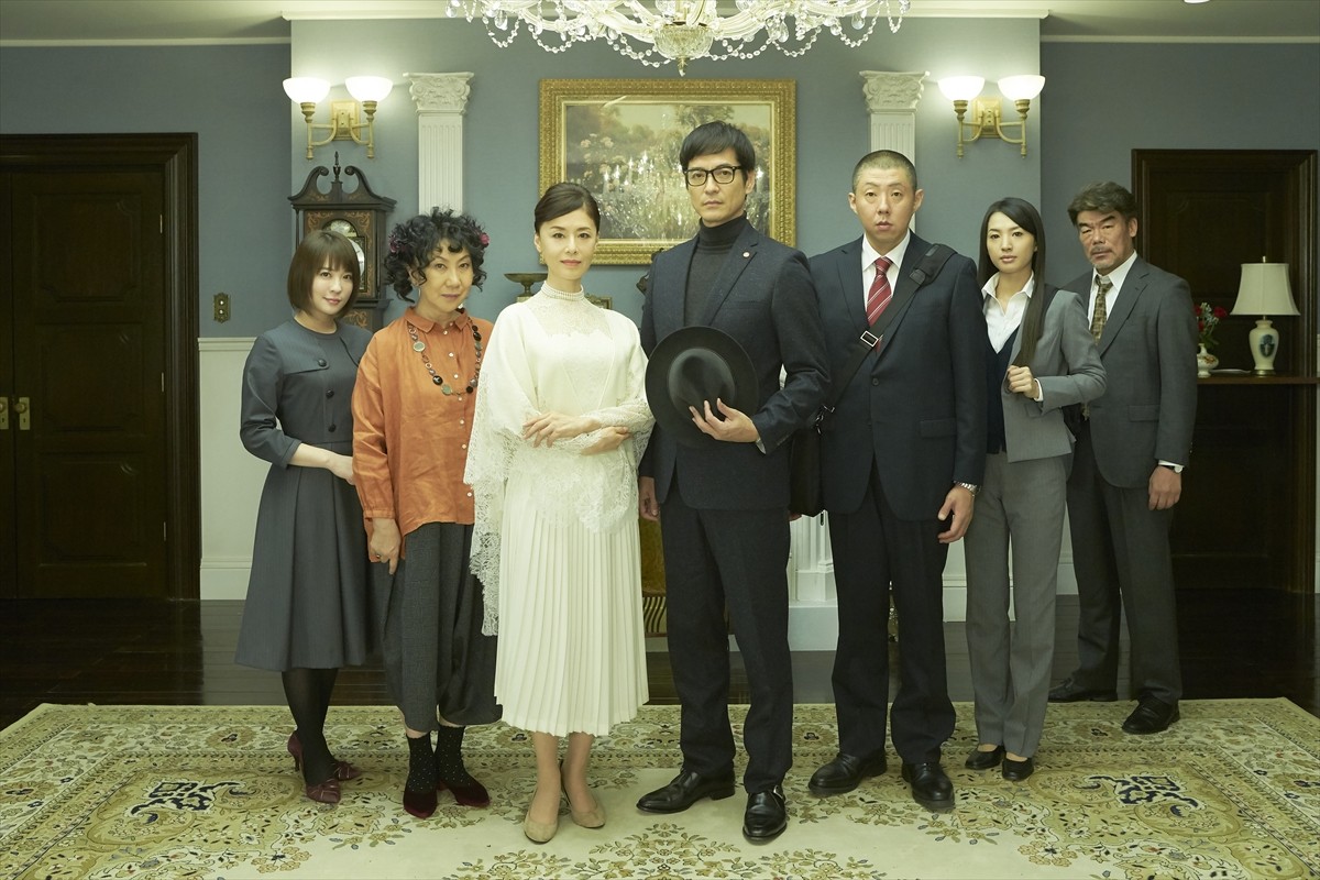 ドラマスペシャル アガサ・クリスティ『予告殺人』に出演する(左から)北乃きい、室井滋、大地真央、沢村一樹、荒川良々、芦名星、村田雄浩