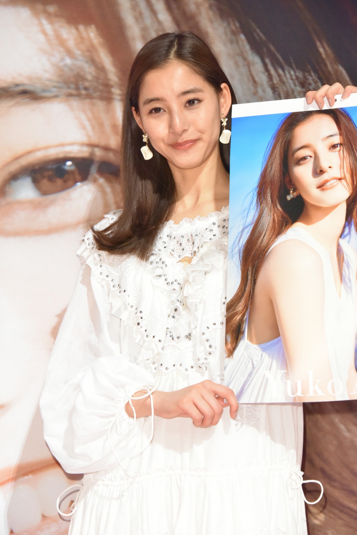新木優子、初のファンイベントで1500人のファンとハイタッチ
