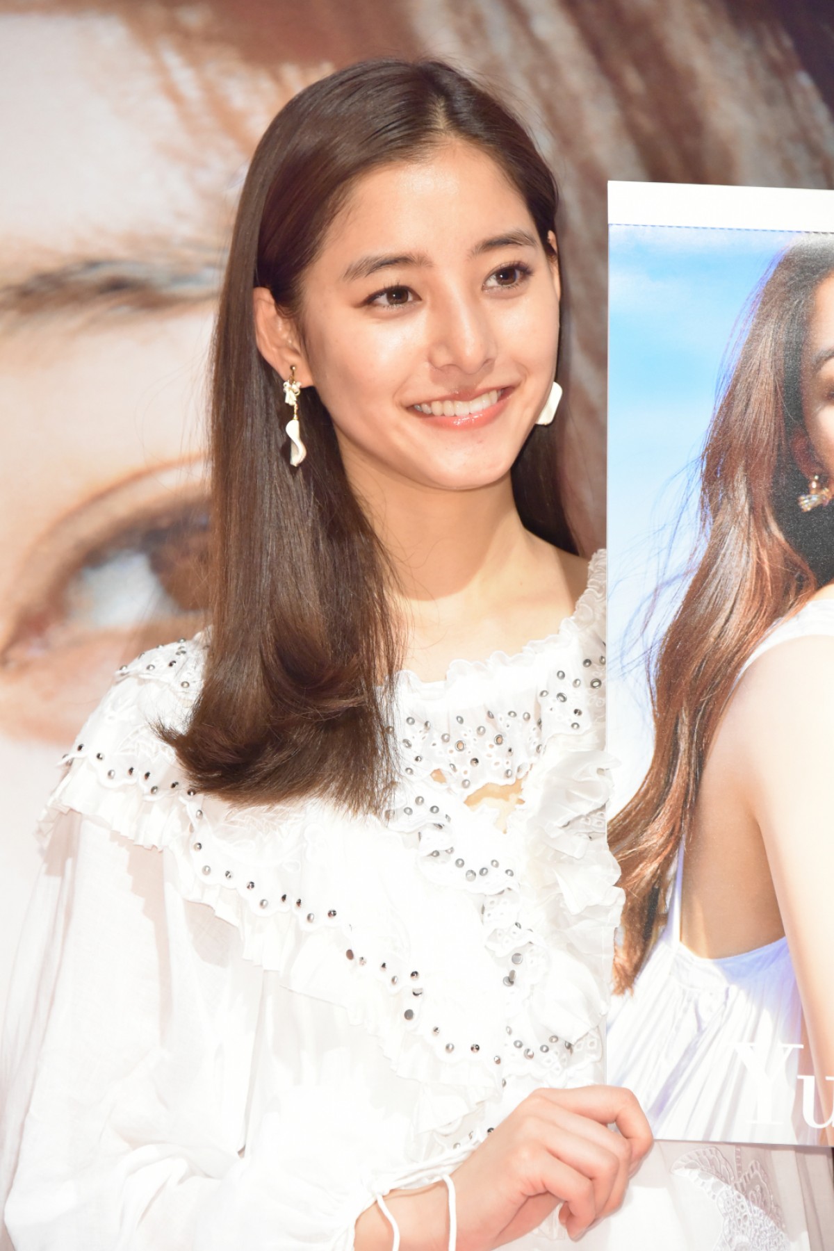 新木優子、初のファンイベントで1500人のファンとハイタッチ