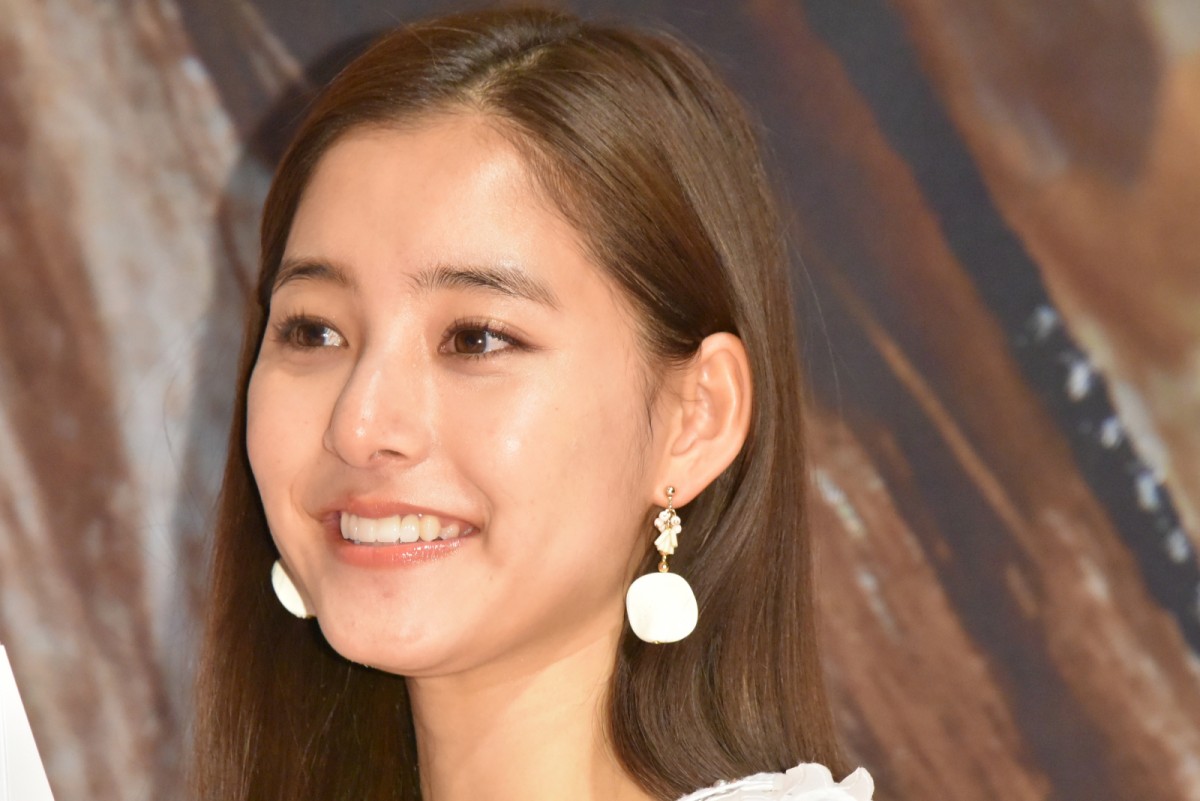 新木優子、初のファンイベントで1500人のファンとハイタッチ
