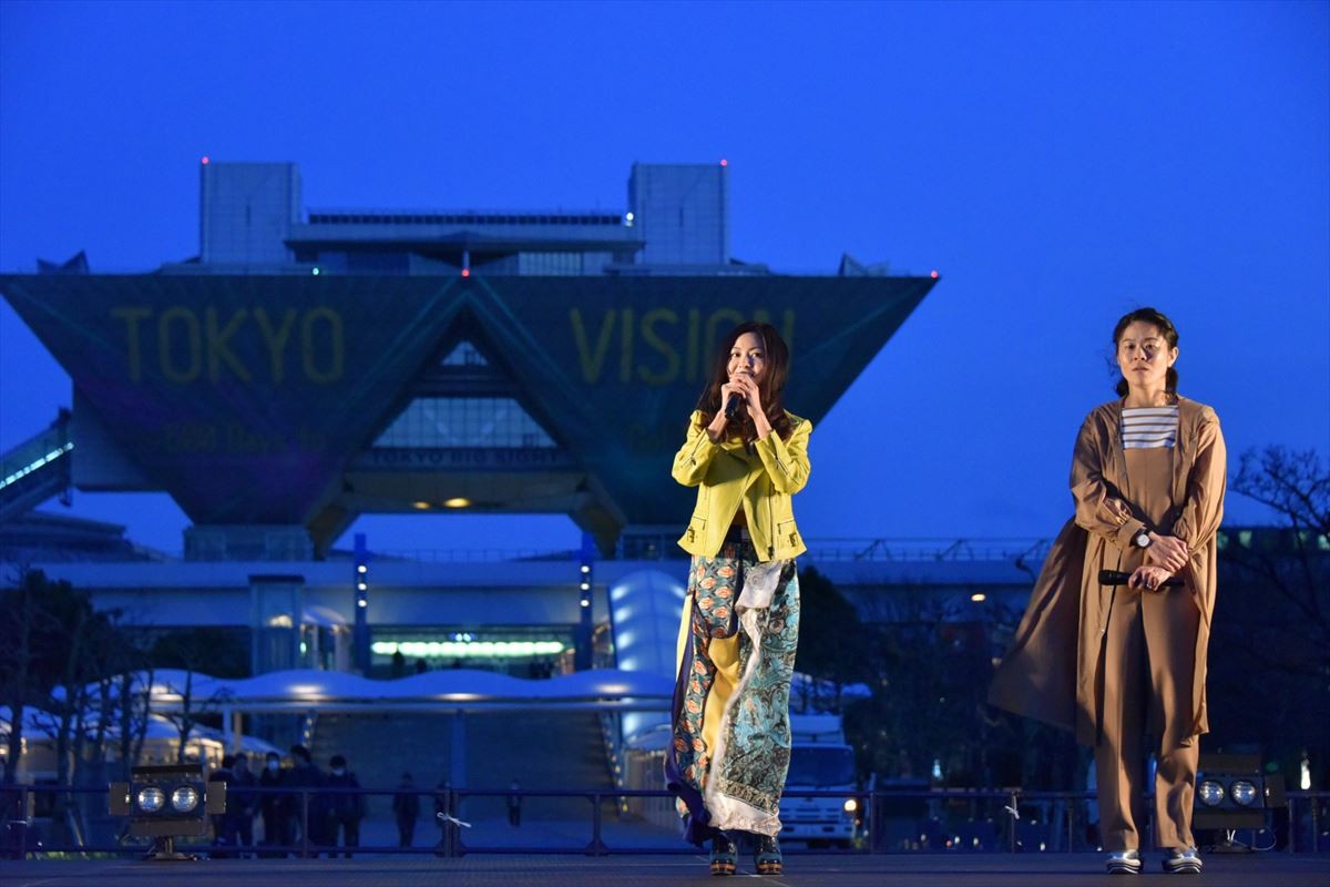 倉木麻衣、強風に負けず熱唱！ 東京五輪に「ワクワクしている」