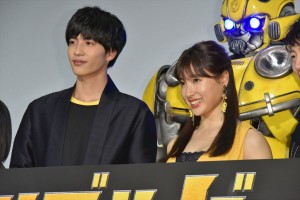 土屋太鳳＆志尊淳、映画『バンブルビー』公開記念舞台挨拶に登壇