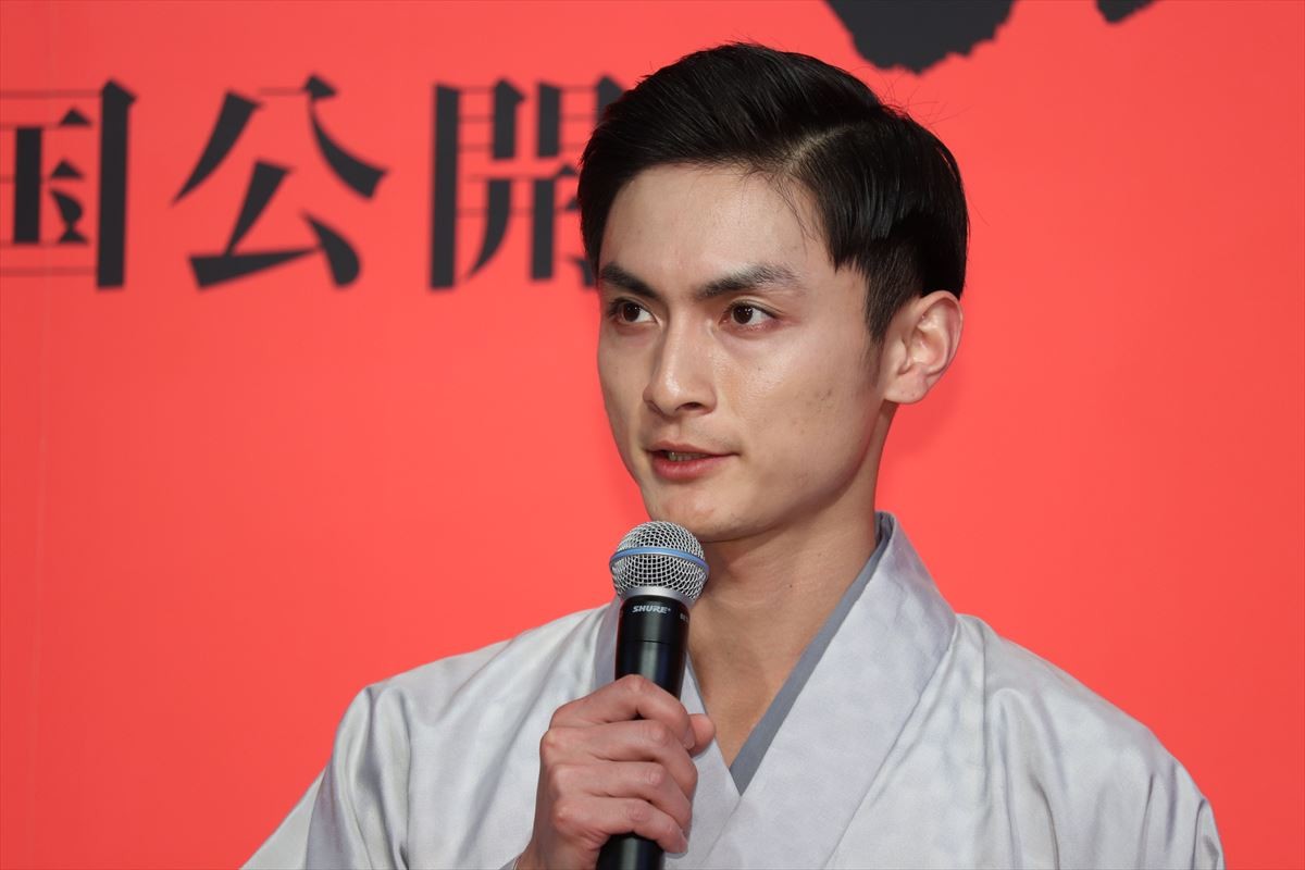 高良健吾、中島貞夫監督20年ぶりの作品で30代初主演「とても泥臭くて、渋い時代劇」