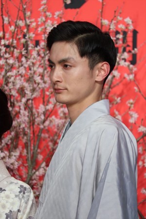 映画『多十郎殉愛記』記者会見に登場した高良健吾