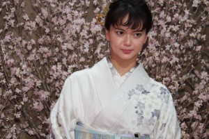 映画『多十郎殉愛記』記者会見に登場した多部未華子