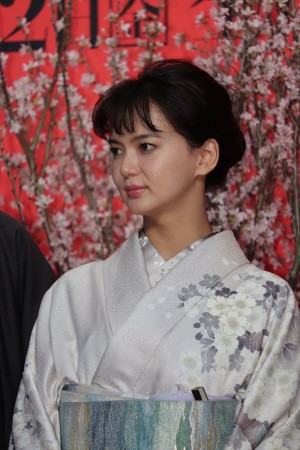 映画『多十郎殉愛記』記者会見に登場した多部未華子