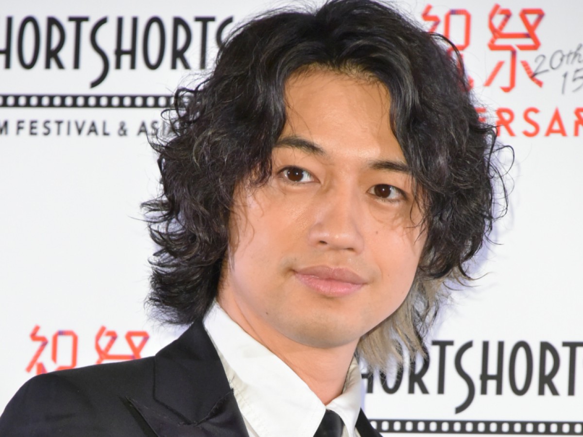 “NG無し俳優” 斎藤工、衝撃の撮影エピソード　ボーイズラブを描いた作品で…