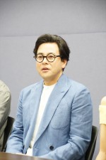 ドラマ『癒されたい男』取材会に登場した鈴木浩介