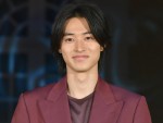 山崎賢人、三菱UFJ銀行×映画『キングダム』プロジェクションマッピング投影式に登場