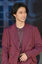 山崎賢人、三菱UFJ銀行×映画『キングダム』プロジェクションマッピング投影式に登場