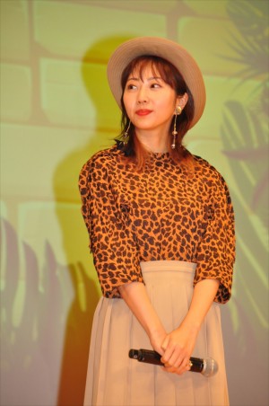 木南晴夏、『映画クレヨンしんちゃん  新婚旅行ハリケーン ～失われたひろし～』完成披露試写会に登場