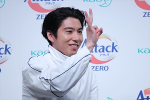 花王「アタックZERO 新CM発表会」に登場した賀来賢人