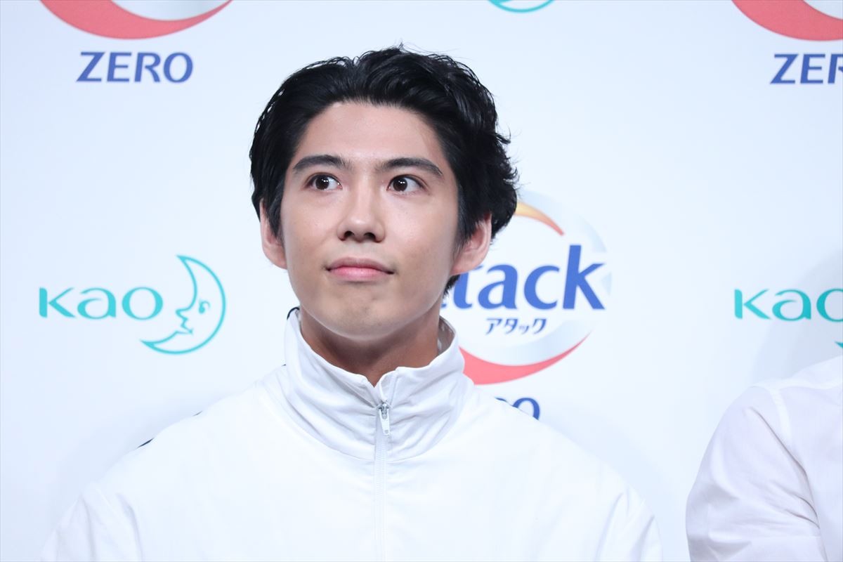 菅田将暉の自室は物置状態!? 間宮祥太朗「真冬に浮き輪があった」と暴露
