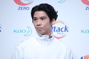 花王「アタックZERO 新CM発表会」に登場した賀来賢人