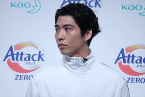 花王「アタックZERO 新CM発表会」に登場した賀来賢人