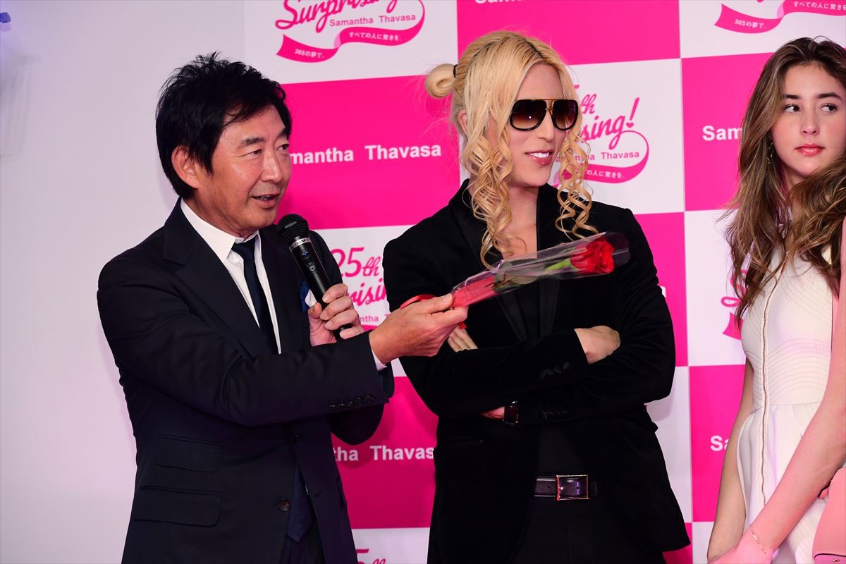 スタローンの娘・ソフィア＆スカーレットのサプライズ登場に新入社員歓喜