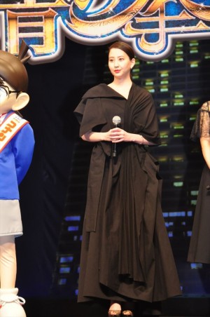 劇場版『名探偵コナン 紺青の拳（こんじょうのフィスト）』完成披露試写会に登壇した河北麻友子