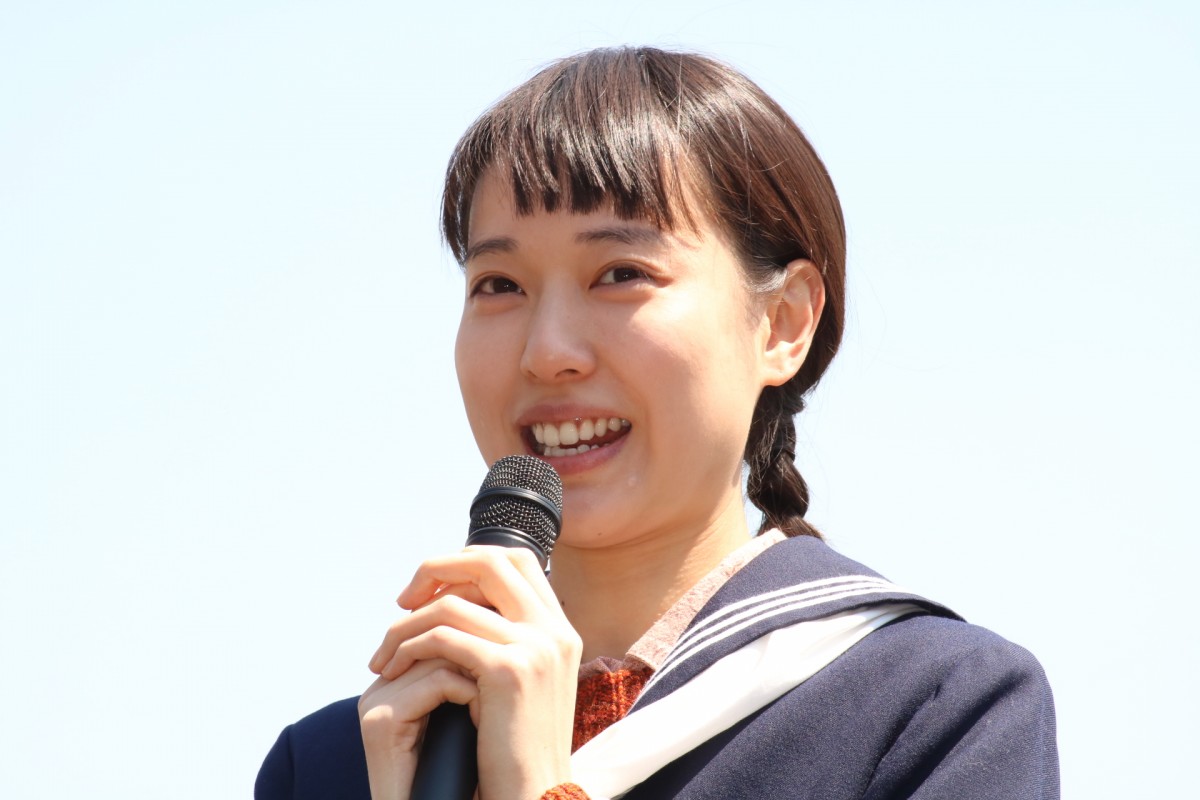 2019年後期連続テレビ小説『スカーレット』ロケ取材会に登場した戸田恵梨香