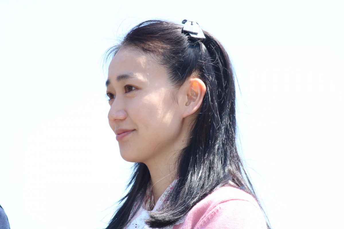 戸田恵梨香、15歳のヒロイン役に「15歳、イケるな」と笑顔