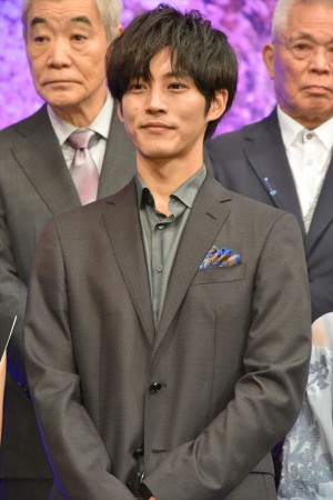 『居眠り磐音』プレミアイベントに登場した松坂桃李