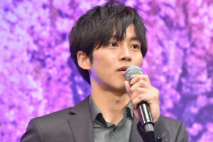 『居眠り磐音』プレミアイベントに登場した松坂桃李