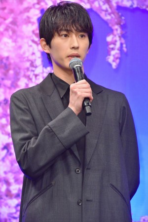 『居眠り磐音』プレミアイベントに登場した杉野遥亮