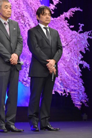 『居眠り磐音』プレミアイベントに登場した本木克英監督