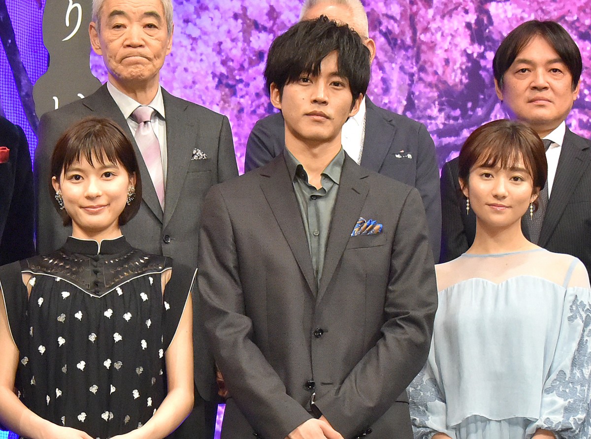 (左から)『居眠り磐音』プレミアイベントに登場した芳根京子、松坂桃李、木村文乃