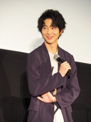 『4月の君、スピカ。』初日舞台挨拶に登場した鈴木仁