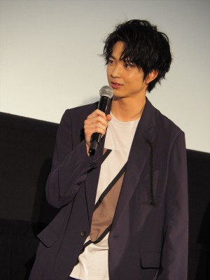 『4月の君、スピカ。』初日舞台挨拶に登場した鈴木仁