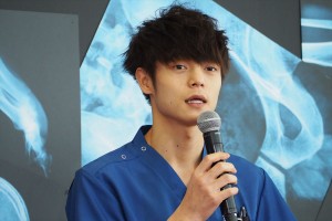 月9ドラマ『ラジエーションハウス～放射線科の診断レポート～』取材会に登場した窪田正孝