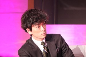 ドラマ『東京独身男子』記者会見に出席した滝藤賢一