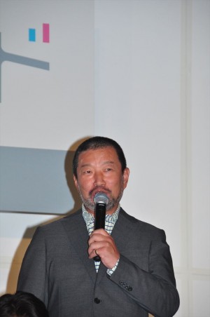 『パーフェクトワールド』制作発表会見に登場した木村祐一