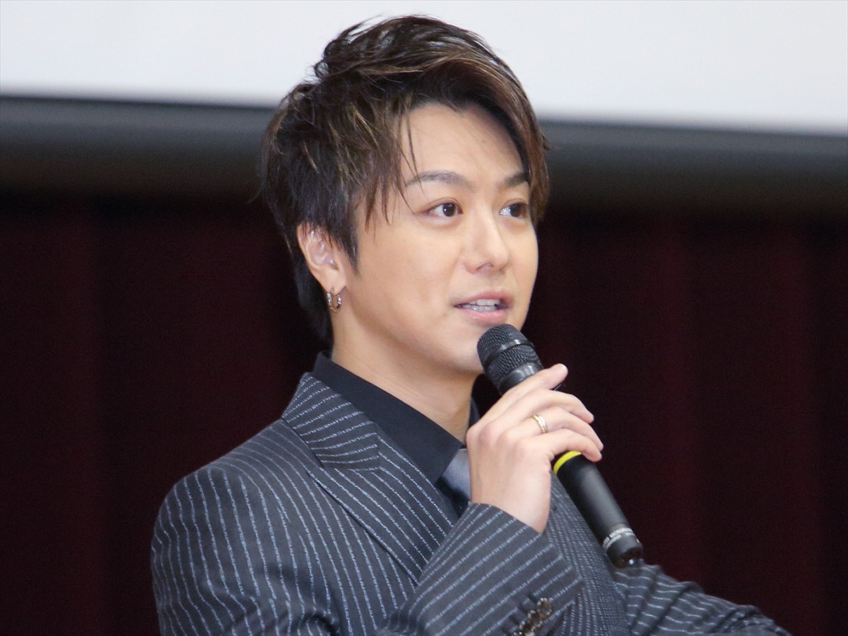 TAKAHIRO、ロケ地の高校にサプライズ登場！ 男子生徒からも「かっこいい！」