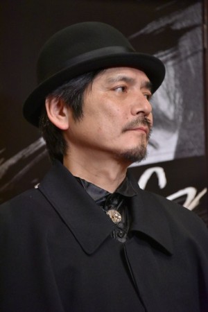 舞台『hymns』囲み取材に登場した陰山泰