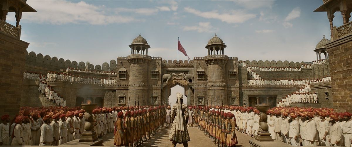 インド映画史上空前の製作費で描く映像美『パドマーワト 女神の誕生』公開