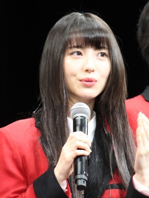 浜辺美波、『映画 賭ケグルイ』完成披露試写会に登場