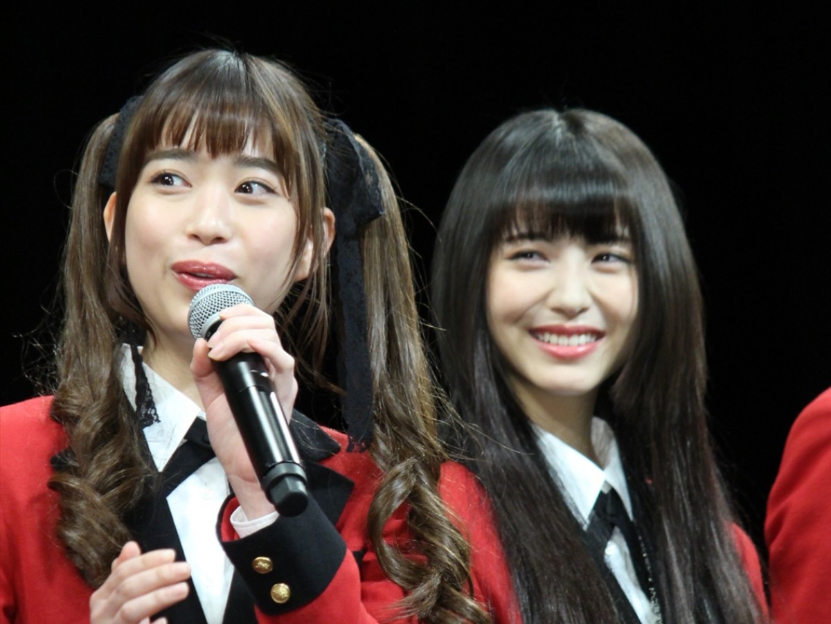 浜辺美波＆森川葵、お互いの“勝負強さ”を認め合う「コンビ感がいいんだなと思います」