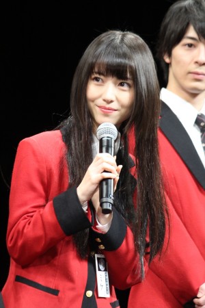 浜辺美波、『映画 賭ケグルイ』完成披露試写会に登場