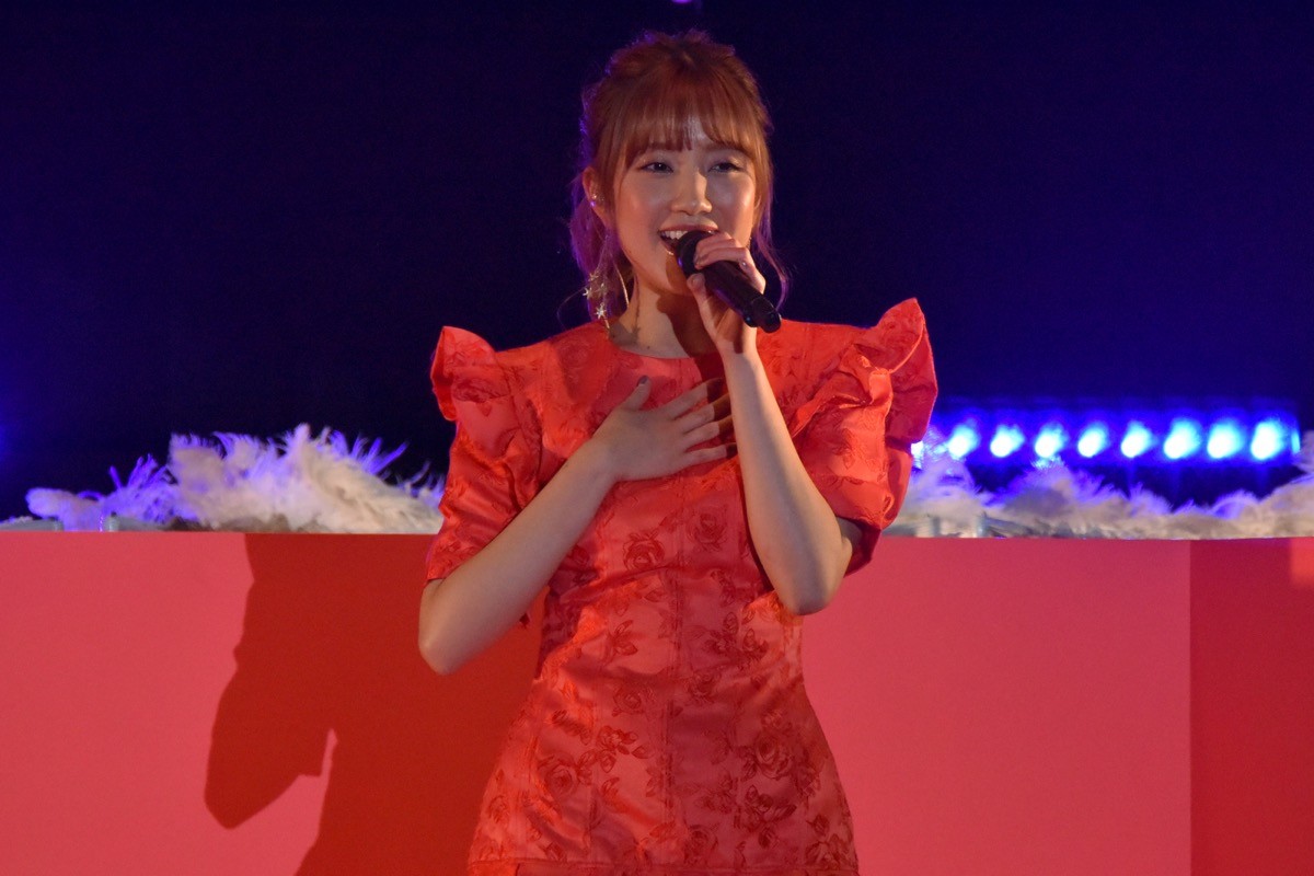乃木坂46・齋藤飛鳥、今田美桜　爽やかコーデでキュートにファン魅了