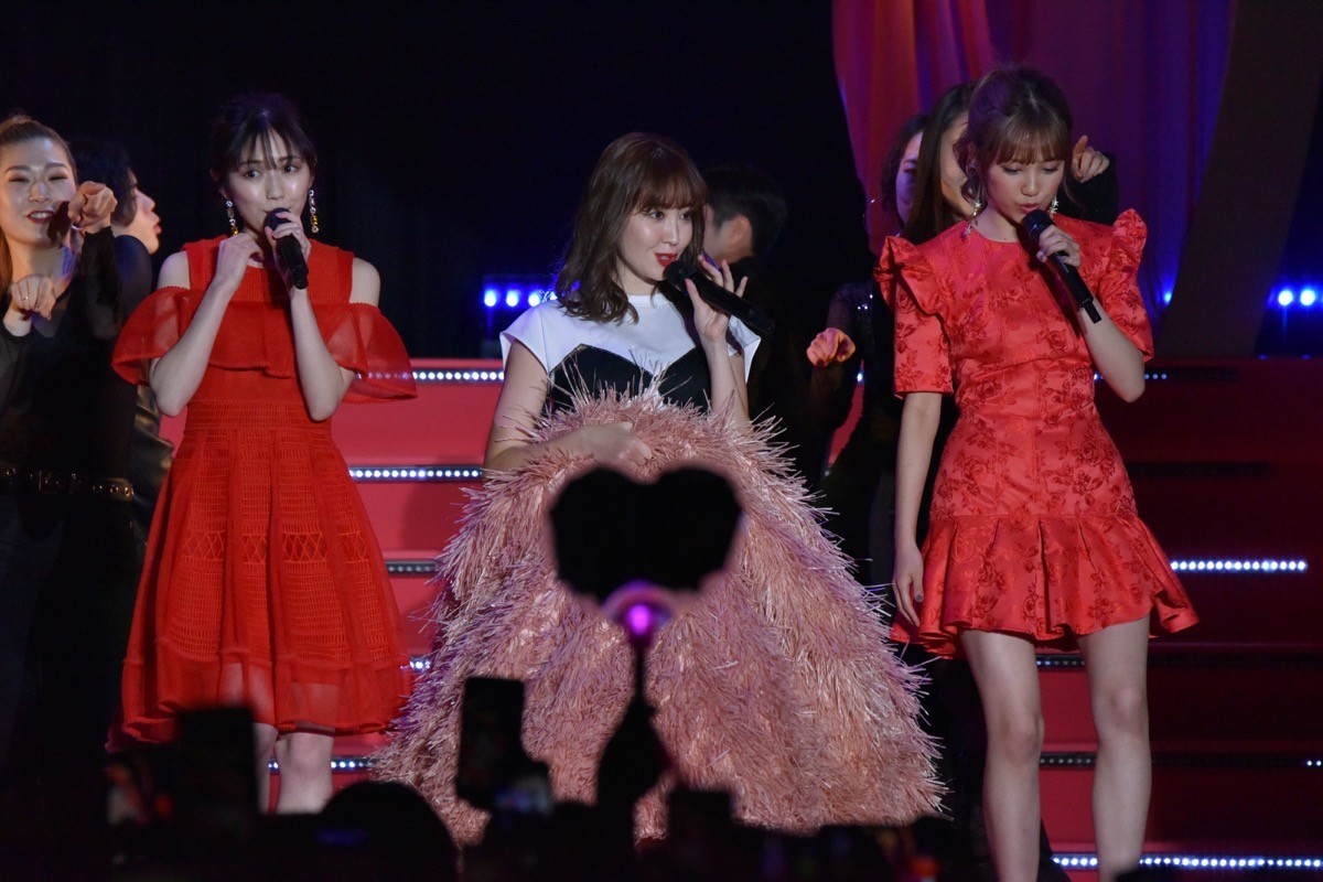 乃木坂46・齋藤飛鳥、今田美桜　爽やかコーデでキュートにファン魅了