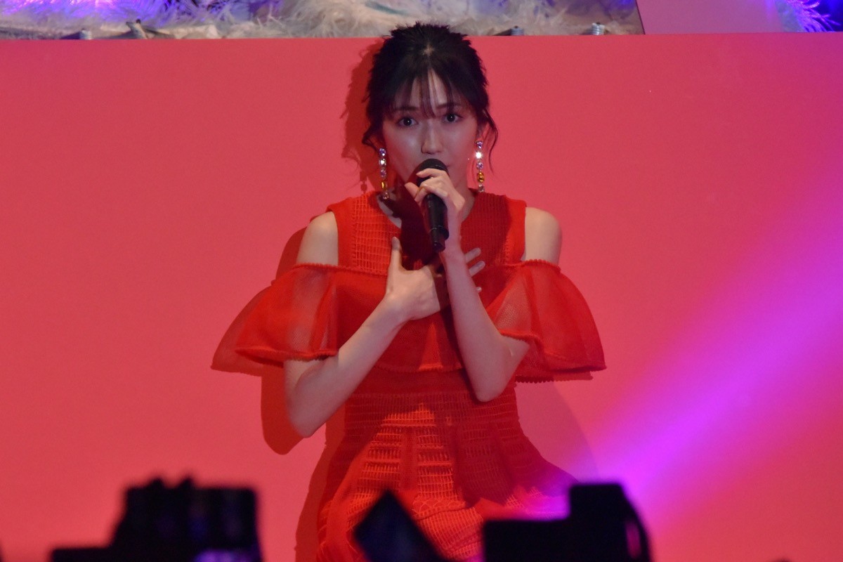 乃木坂46・齋藤飛鳥、今田美桜　爽やかコーデでキュートにファン魅了