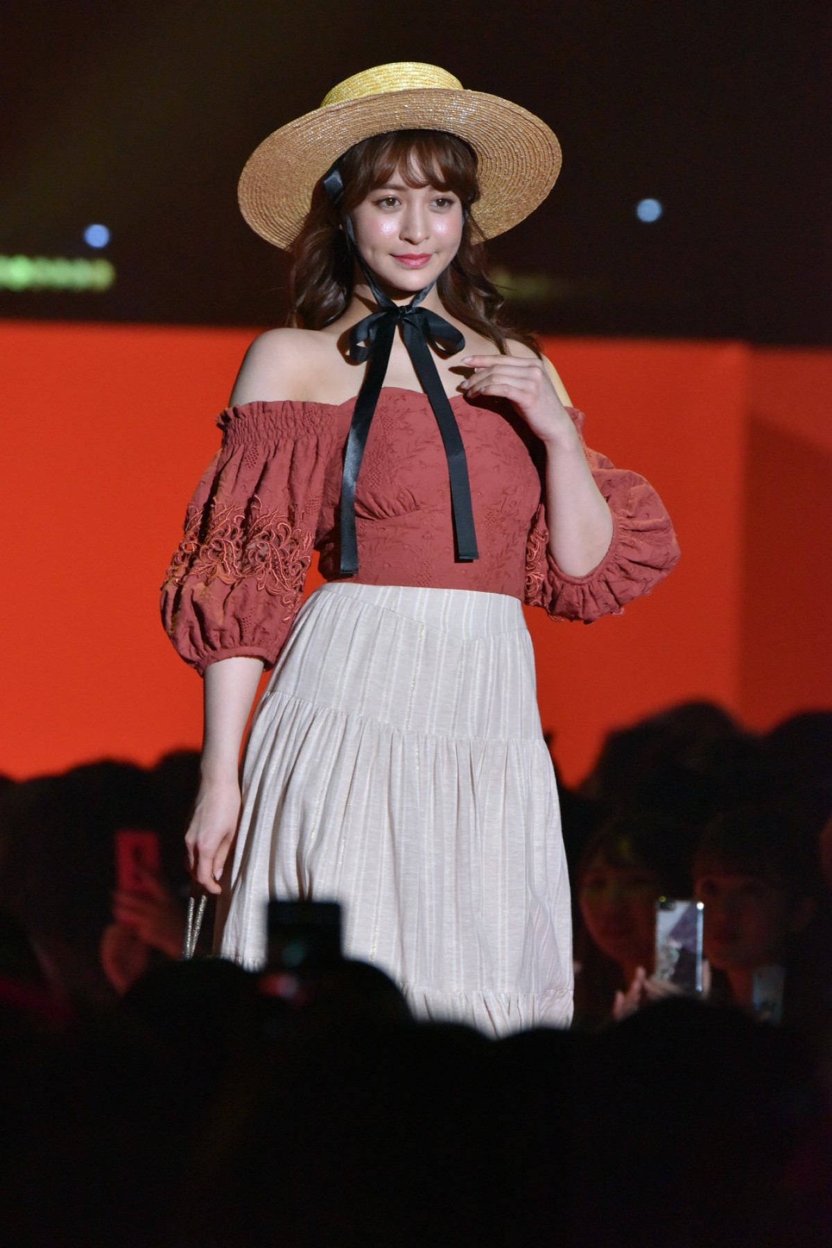 齋藤飛鳥、今田美桜、紗栄子、小嶋陽菜ら豪華モデルが集結「sweet collection 2019」