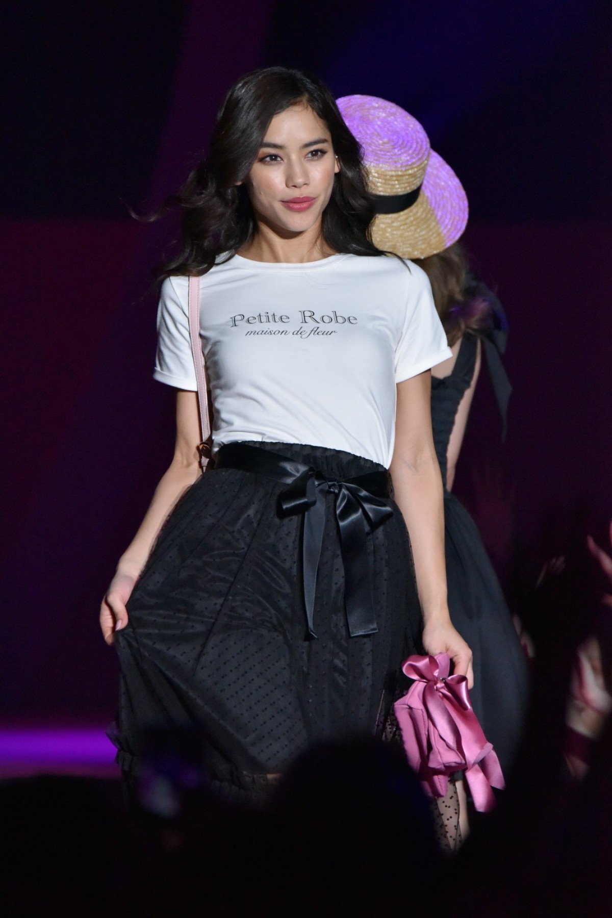 齋藤飛鳥、今田美桜、紗栄子、小嶋陽菜ら豪華モデルが集結「sweet collection 2019」