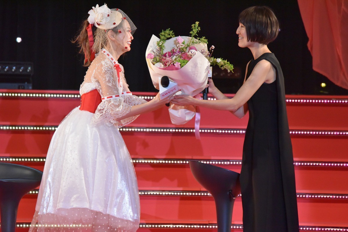 齋藤飛鳥、今田美桜、紗栄子、小嶋陽菜ら豪華モデルが集結「sweet collection 2019」